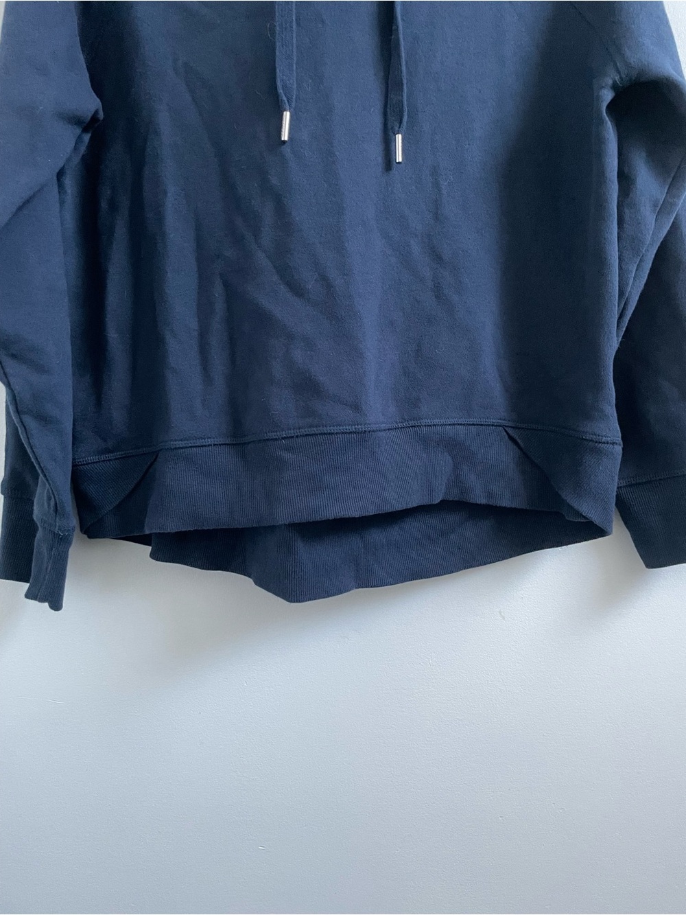 ✨3/$30✨ Tommy Hilfiger Navy Hoodie - Picture 3 of 4